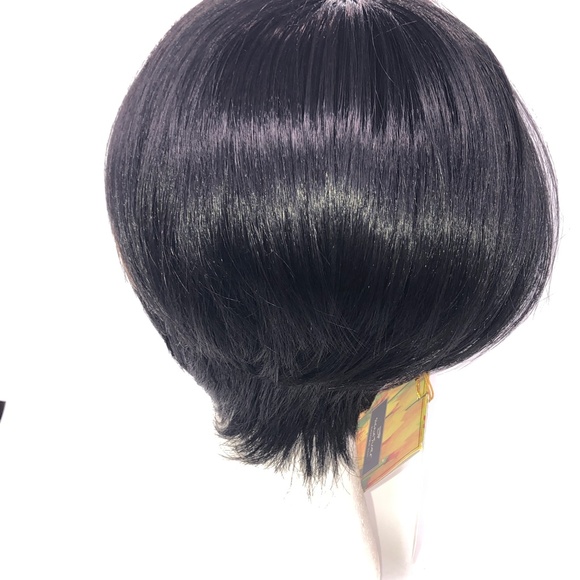 NEW Signature Look Wig 1B/745 ~W025 - Picture 9 of 15